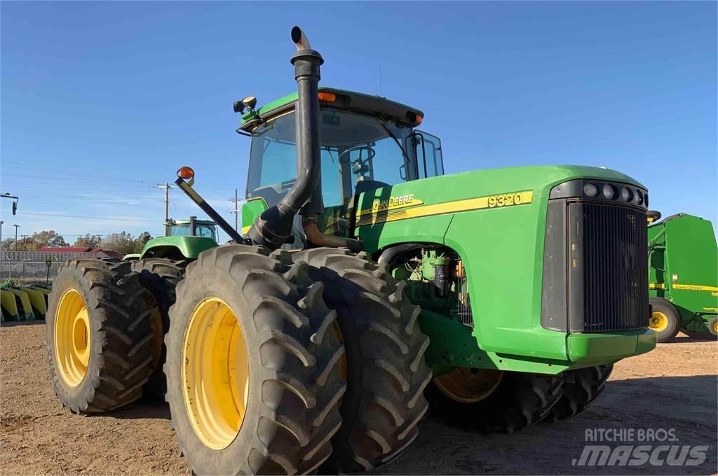 John Deere 9320 الجرارات