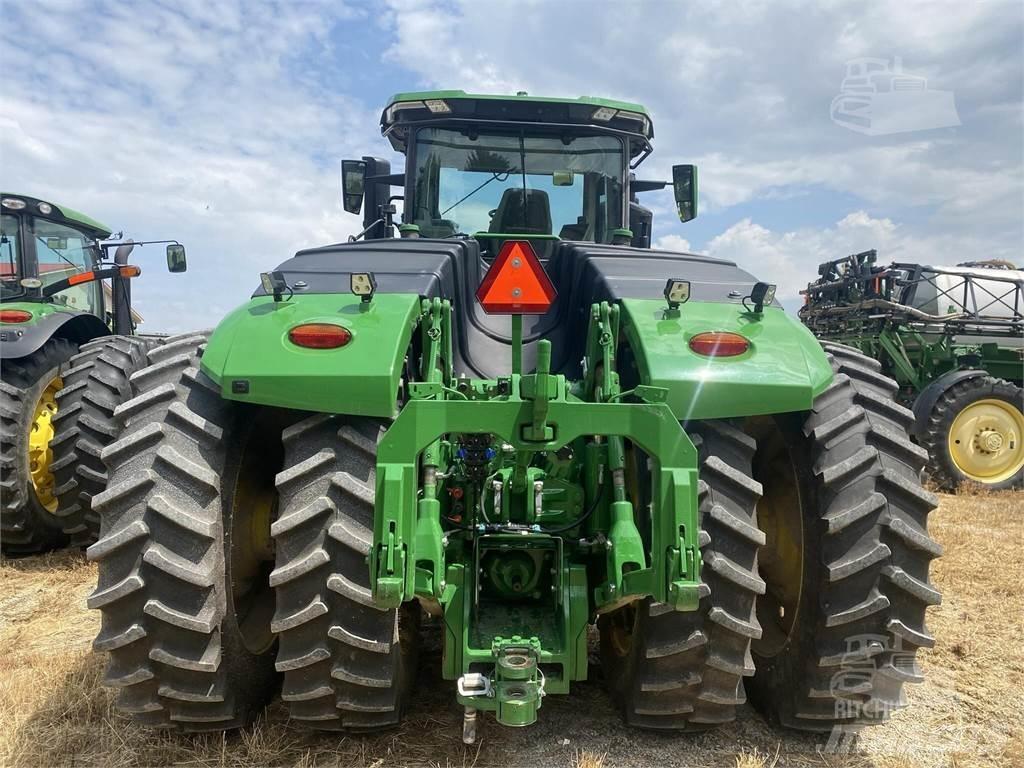 John Deere 9R 440 الجرارات