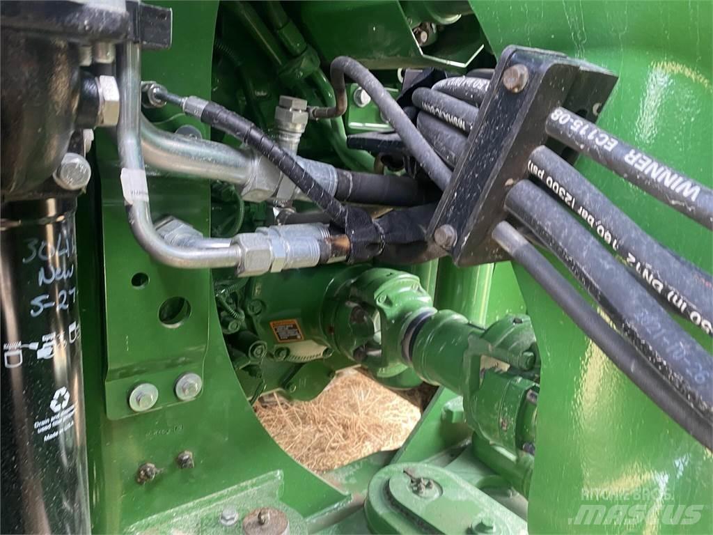 John Deere 9R 440 الجرارات
