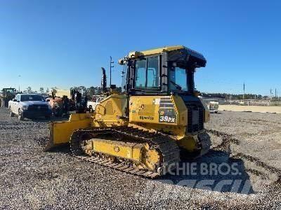 Komatsu D39PX-24 بلدوزرات مجنزرة