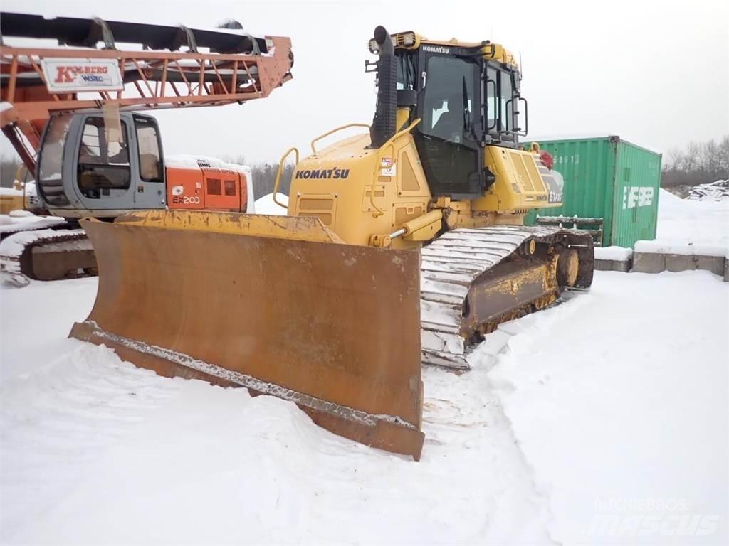 Komatsu D61PXi-24 بلدوزرات مجنزرة