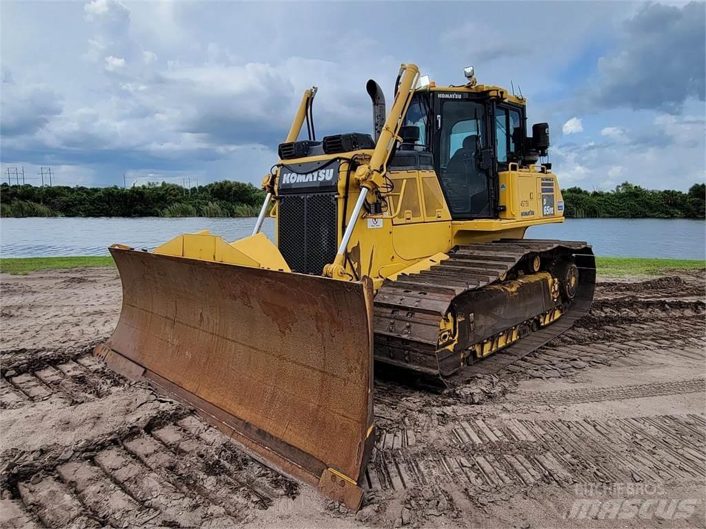 Komatsu D65PX-18 بلدوزرات مجنزرة