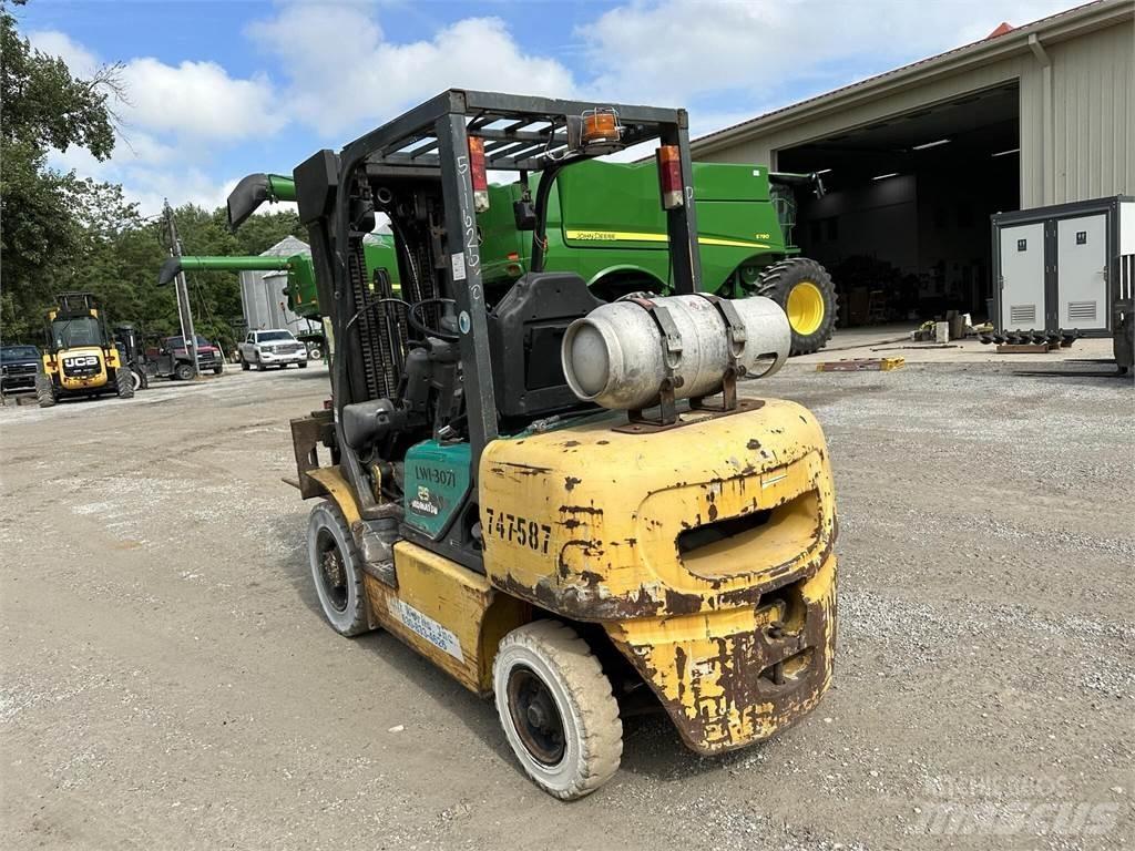 Komatsu FG25T-14 شاحنات ذات رافعات شوكية - أخرى