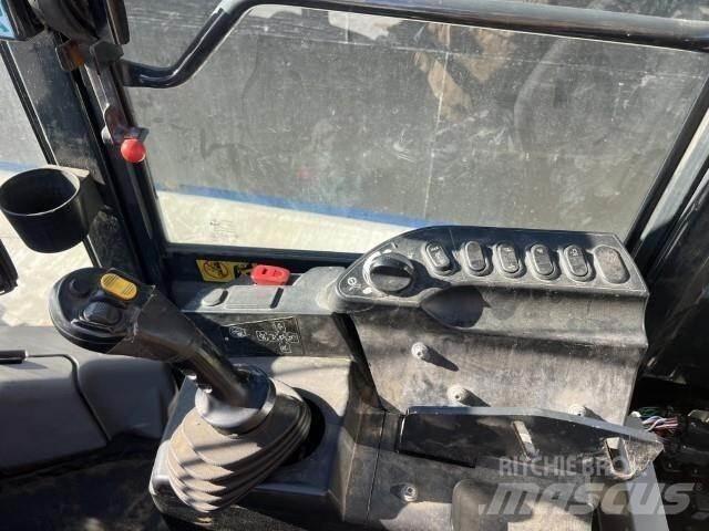 Komatsu WA270-8 لوادر بعجل