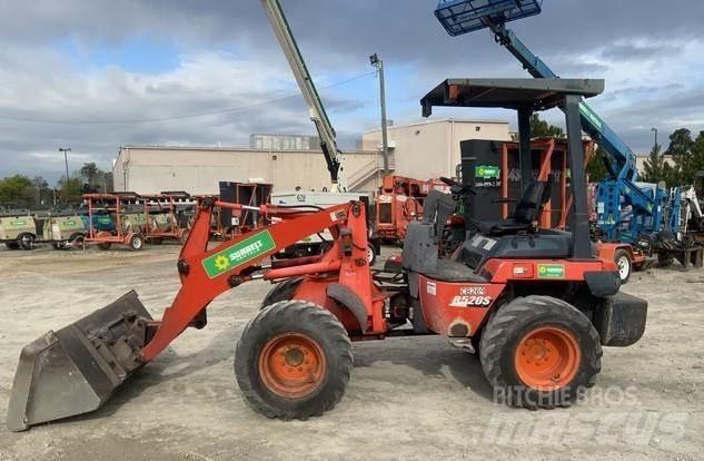 Kubota R520ST لوادر بعجل