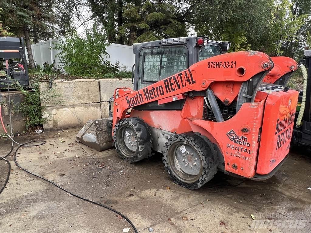 Kubota SSV75 لوادر انزلاقية التوجيه