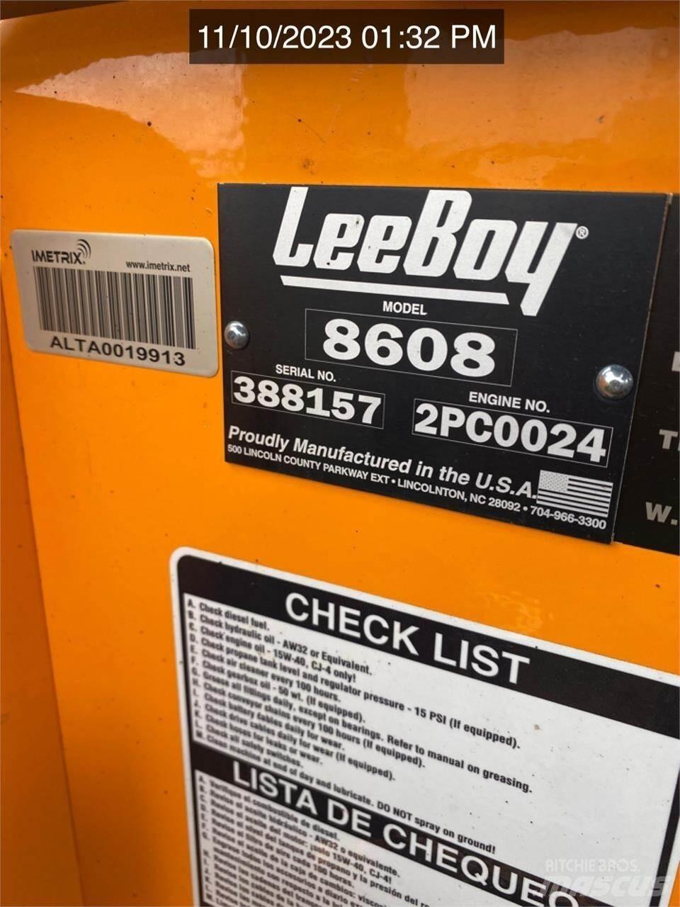 LeeBoy 8608 معدات السفلتة