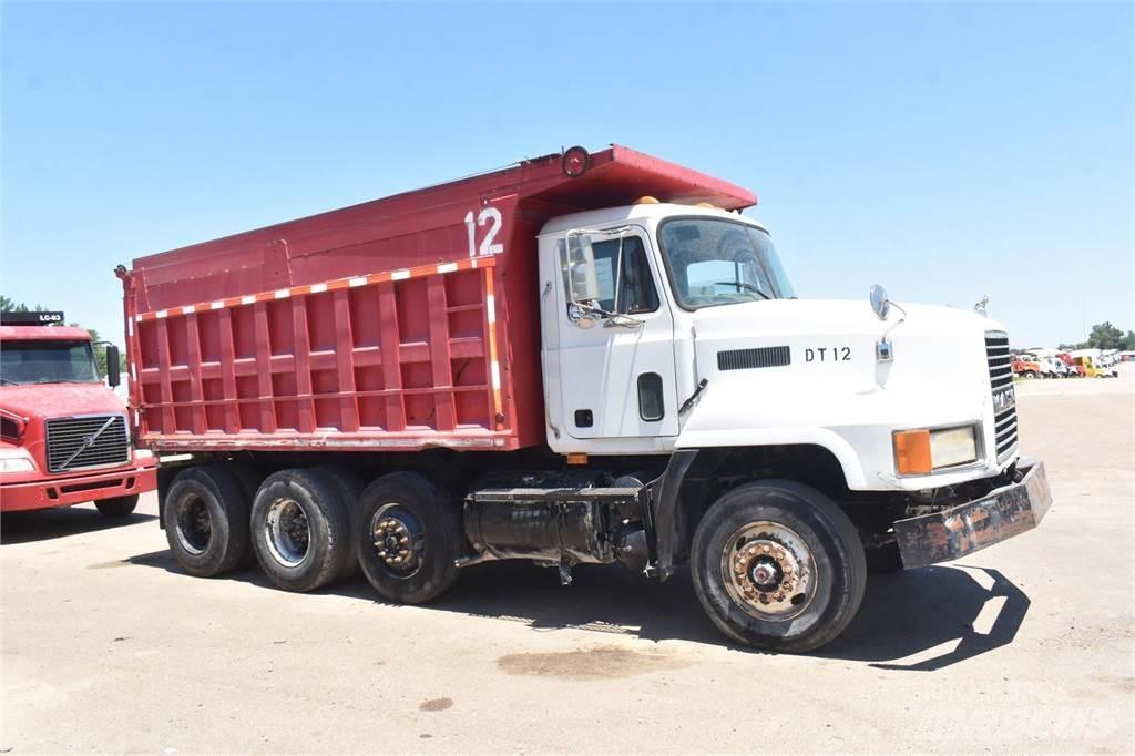 Mack CH613 شاحنات قلابة