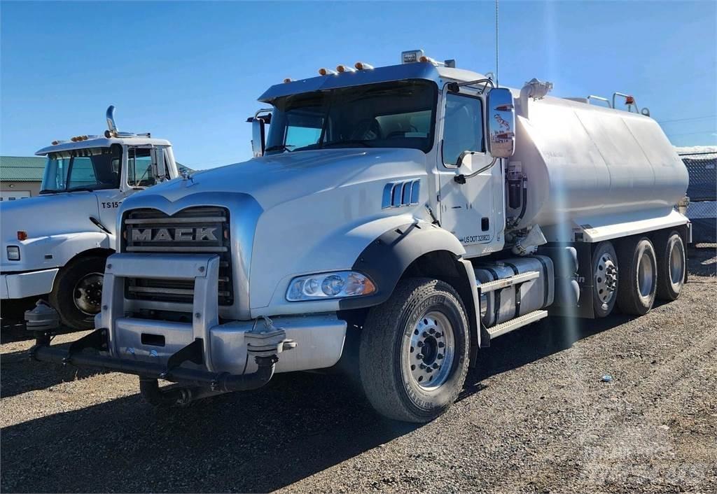 Mack GRANITE 84BR صهاريج مياه
