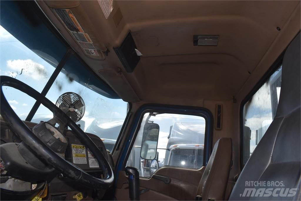 Mack GRANITE CV713 شاحنات الرافعات