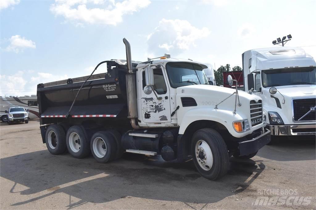 Mack GRANITE CV713 شاحنات قلابة