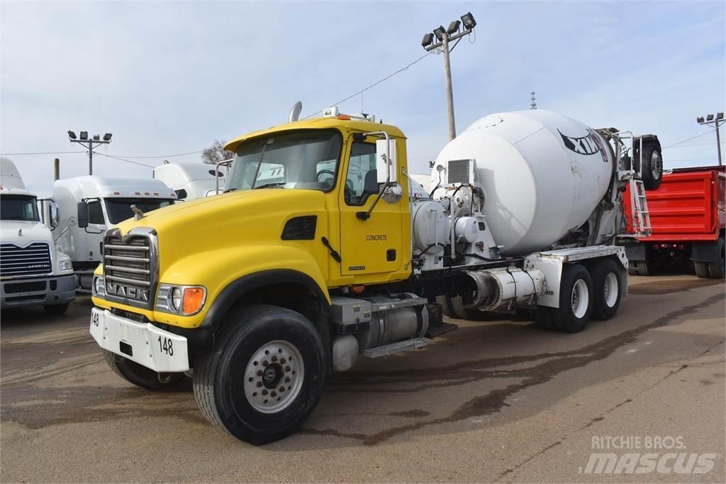 Mack GRANITE CV713 شاحنات خرسانة
