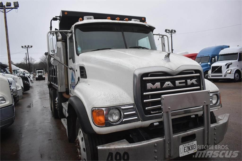Mack GRANITE CV713 شاحنات قلابة