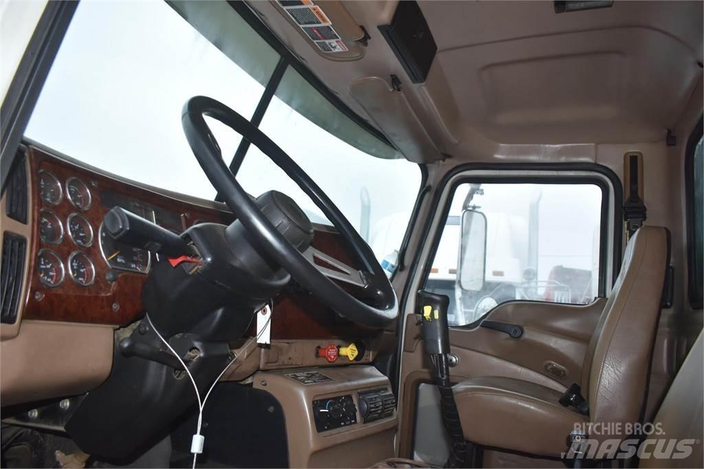 Mack GRANITE CV713 شاحنات قلابة