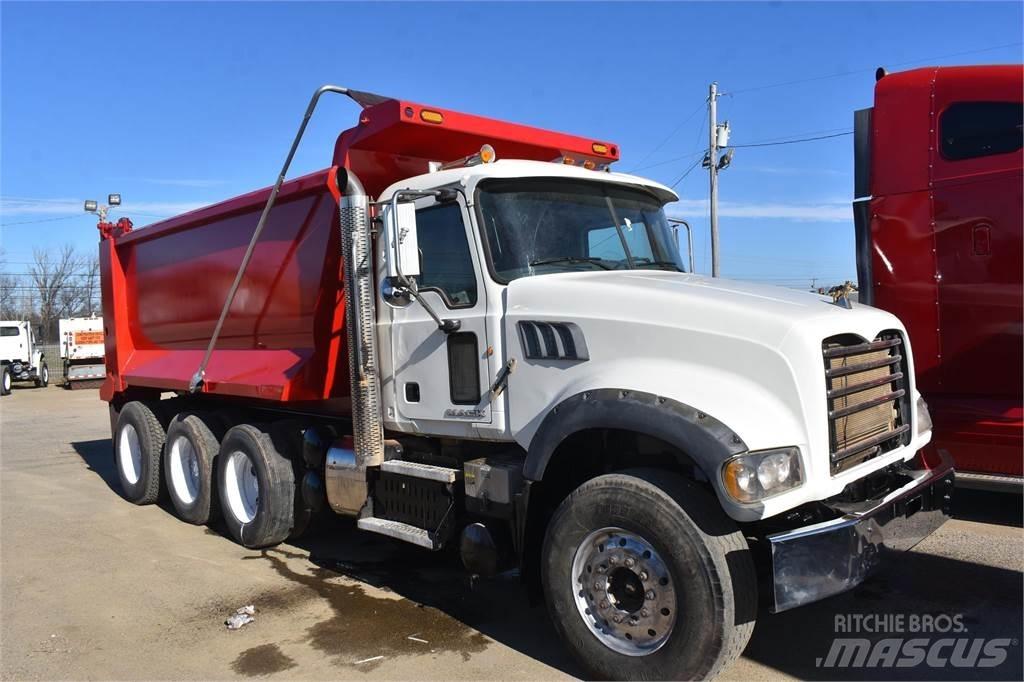 Mack GRANITE GU713 شاحنات قلابة