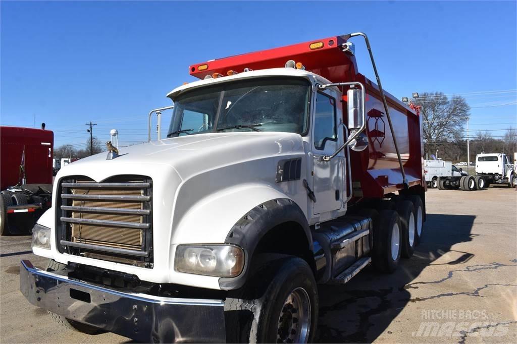 Mack GRANITE GU713 شاحنات قلابة