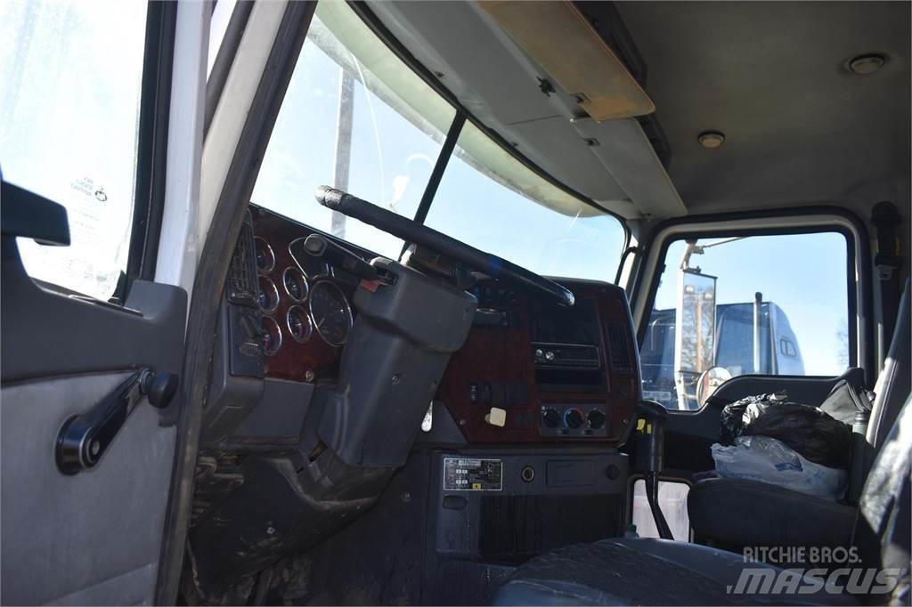 Mack GRANITE GU713 شاحنات قلابة