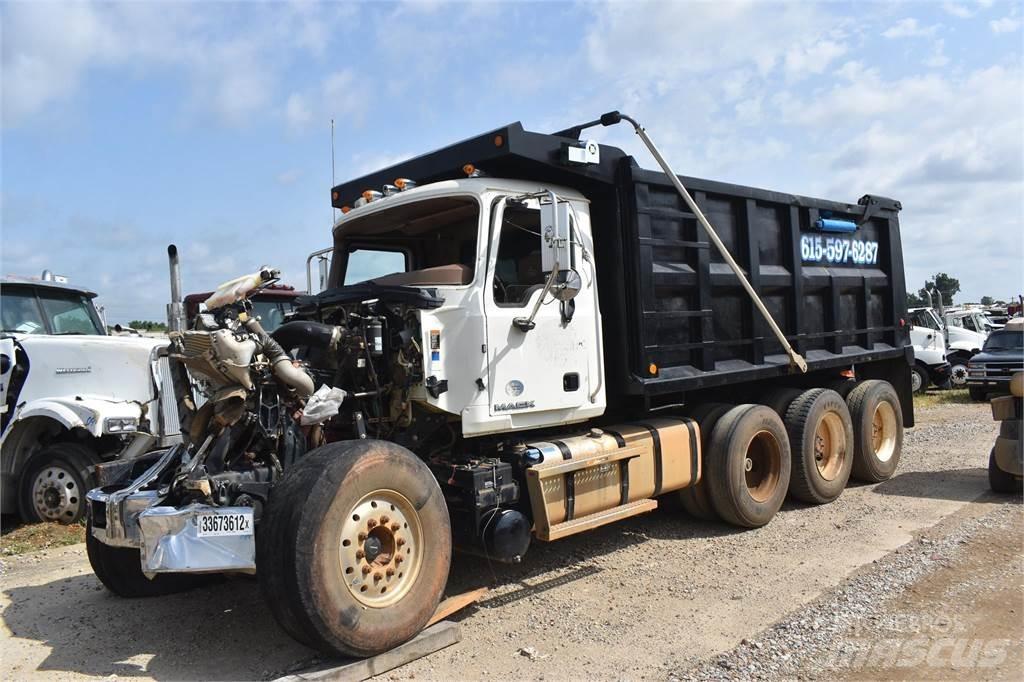 Mack GRANITE GU713 شاحنات قلابة