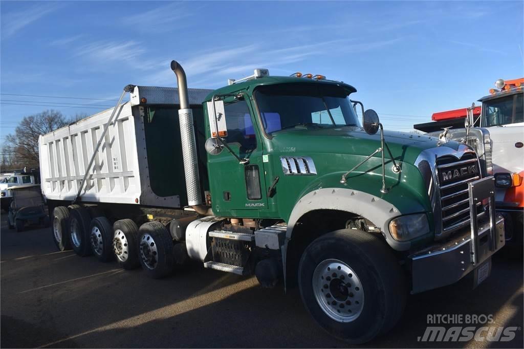 Mack GRANITE GU713 شاحنات قلابة