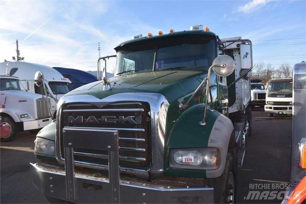 Mack GRANITE GU713 شاحنات قلابة