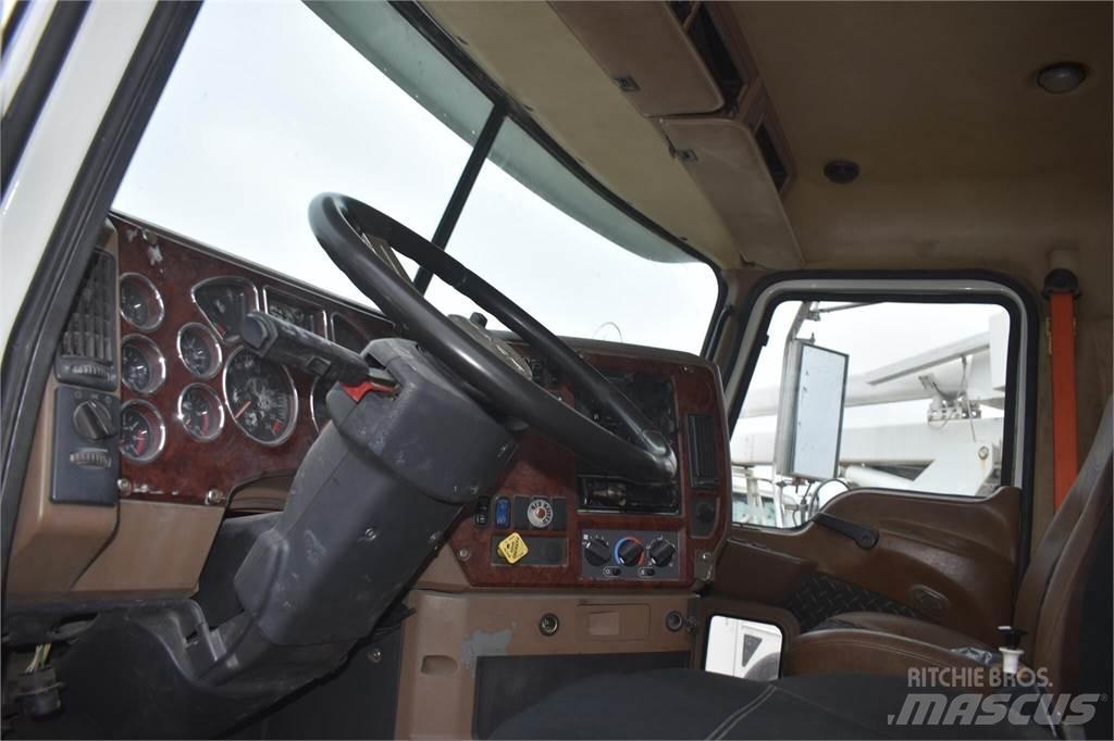 Mack GRANITE GU713 شاحنات قلابة