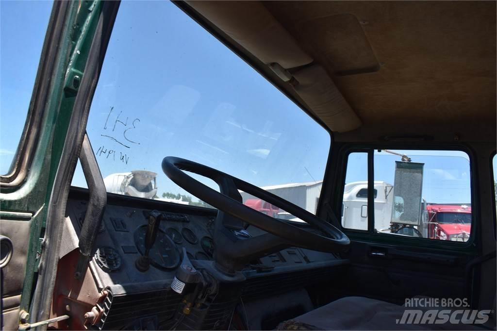 Mack MIDLINER CS200 شاحنات قلابة