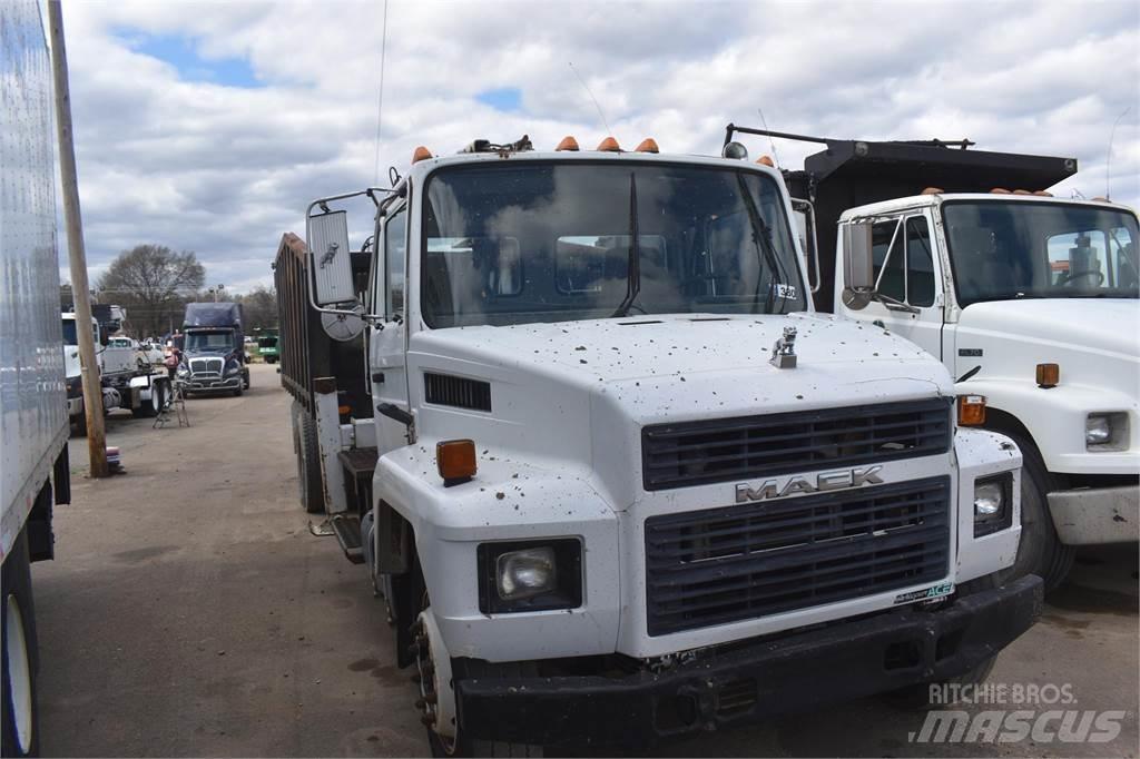 Mack MIDLINER CS300 شاحنات الرافعات