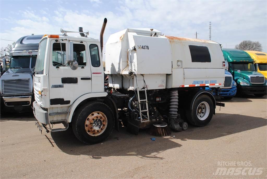 Mack MIDLINER MS250 شاحنات كاسحة