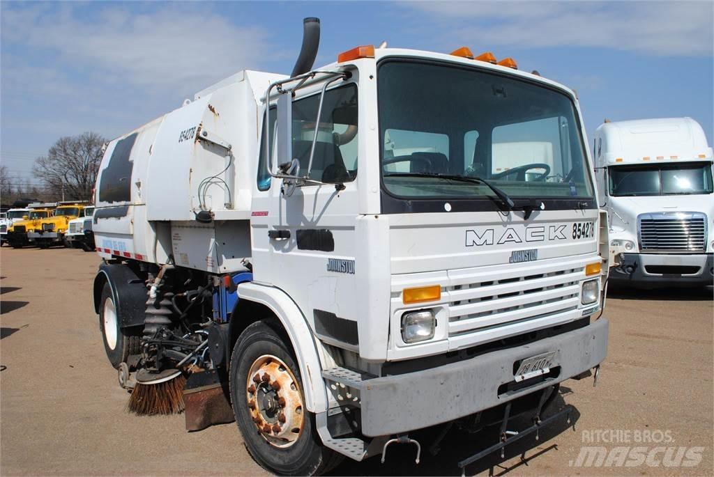 Mack MIDLINER MS250 شاحنات كاسحة