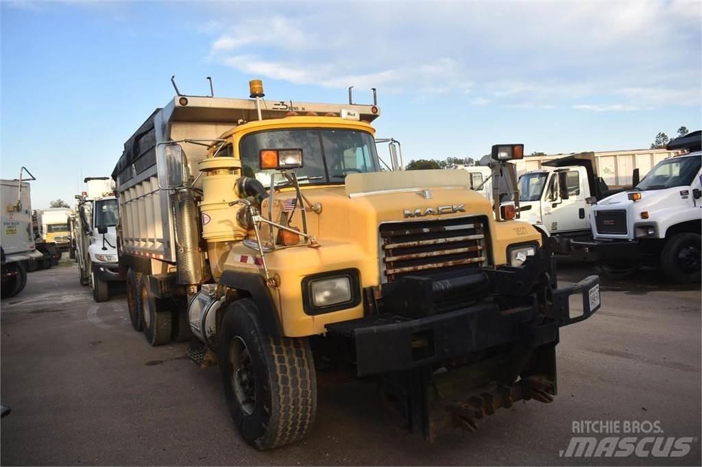 Mack RD688S شاحنات قلابة