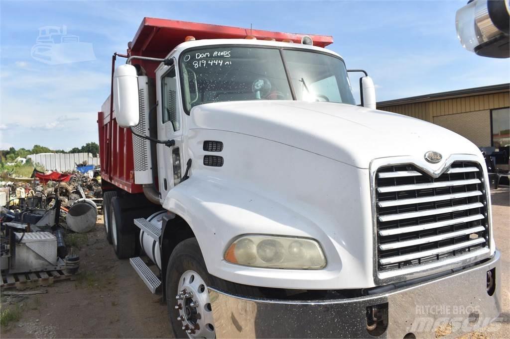 Mack VISION CXN613 شاحنات قلابة