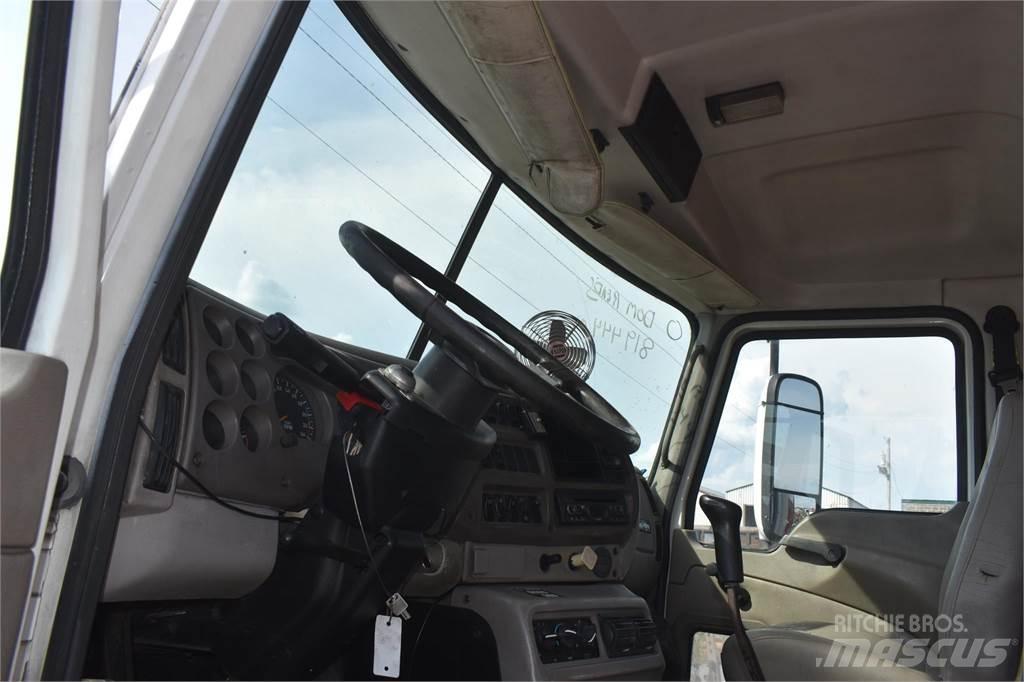 Mack VISION CXN613 شاحنات قلابة