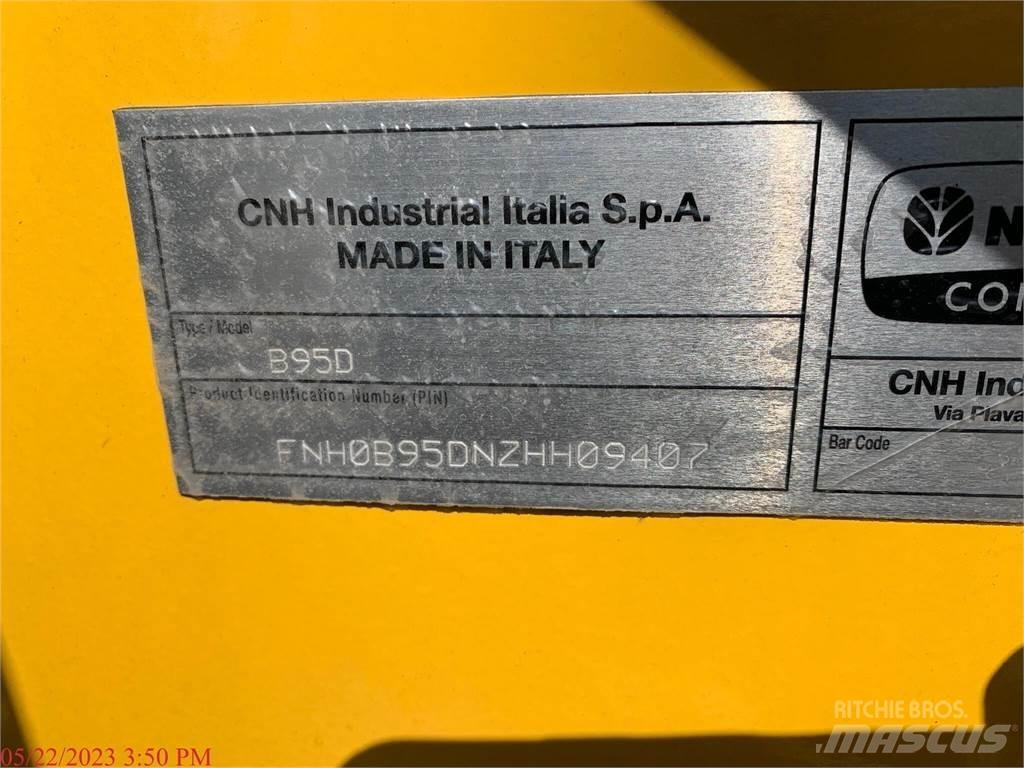 New Holland B95D لوادر ذات جرافات عكسية