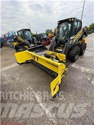 New Holland L328 لوادر انزلاقية التوجيه