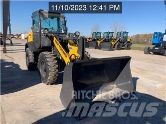 New Holland W80C لوادر بعجل