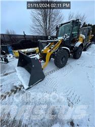 New Holland W80C لوادر بعجل