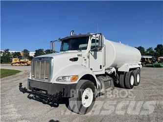 Peterbilt 348 صهاريج مياه