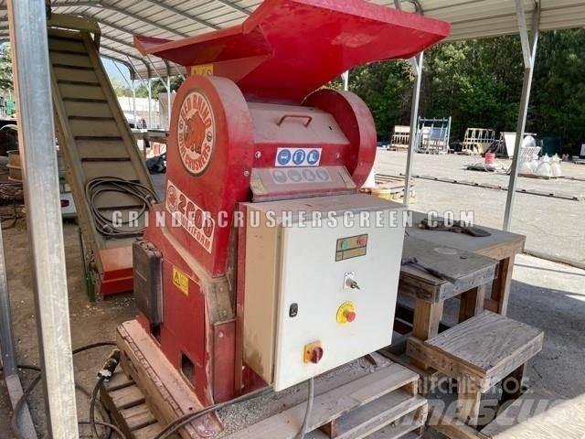 Red Rhino 2000 جراشات