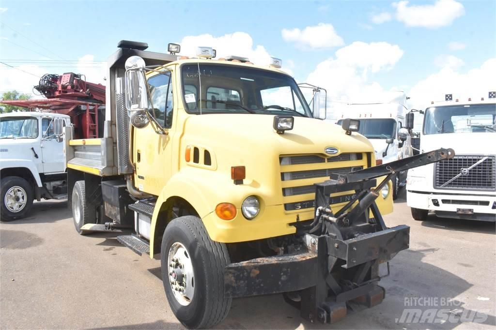 Sterling L7500 شاحنات قلابة