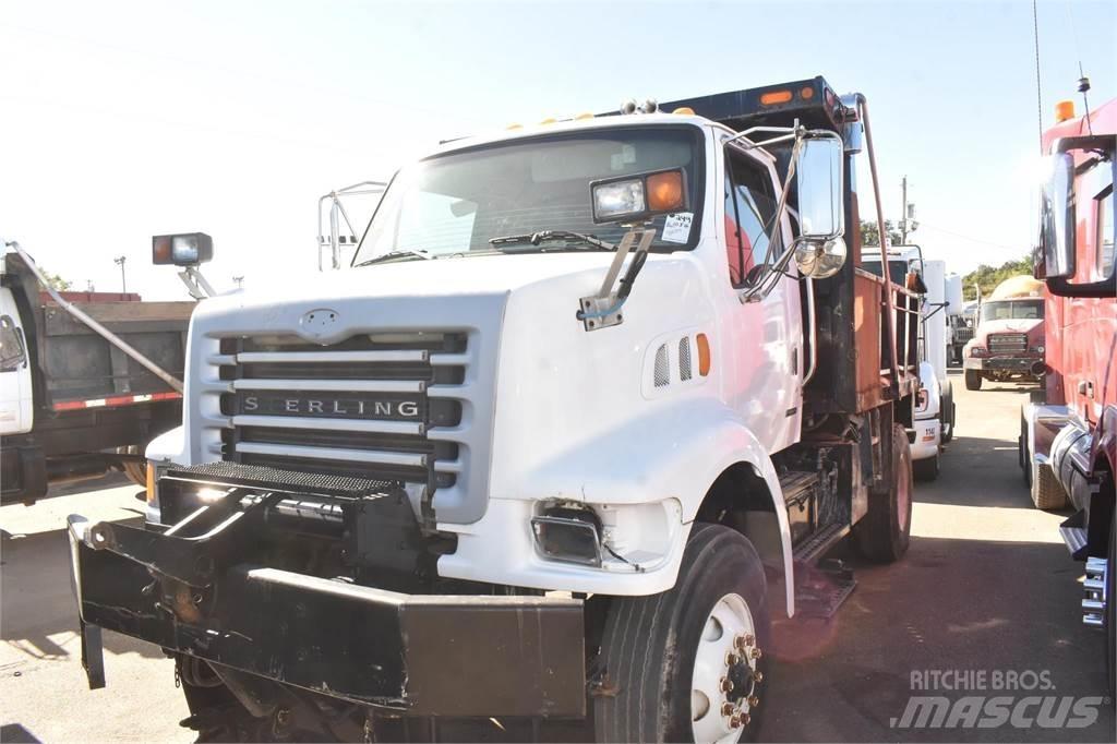 Sterling L7500 شاحنات قلابة