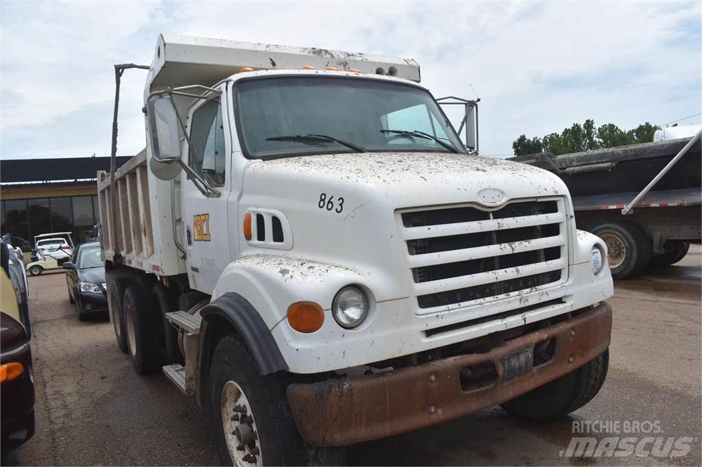 Sterling L7500 شاحنات قلابة