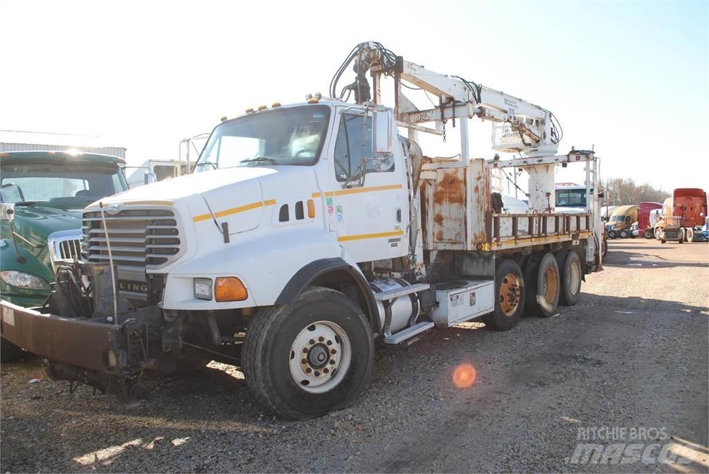 Sterling L8500 شاحنات الرافعات