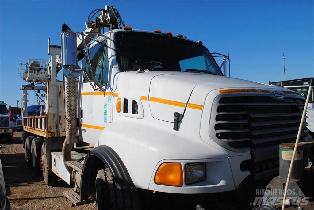 Sterling L8500 شاحنات الرافعات