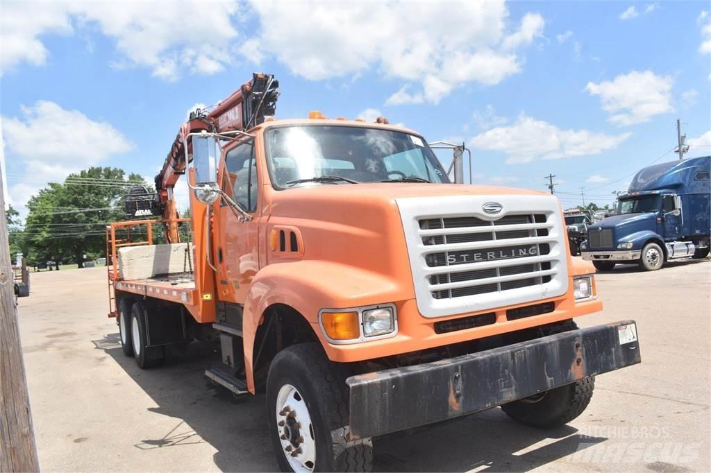 Sterling L9500 شاحنات الرافعات