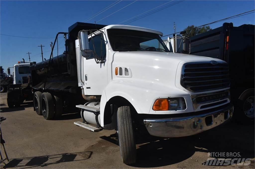 Sterling L9500 شاحنات قلابة