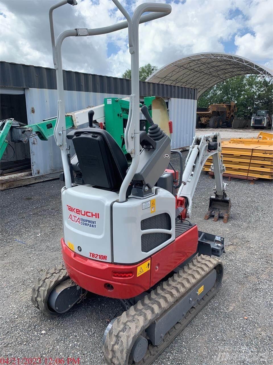 Takeuchi TB210R حفارات صغيرة أقل من 7 طن (حفارات صغيرة)