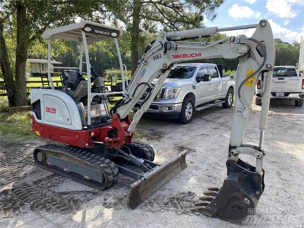 Takeuchi TB225 حفارات صغيرة أقل من 7 طن (حفارات صغيرة)