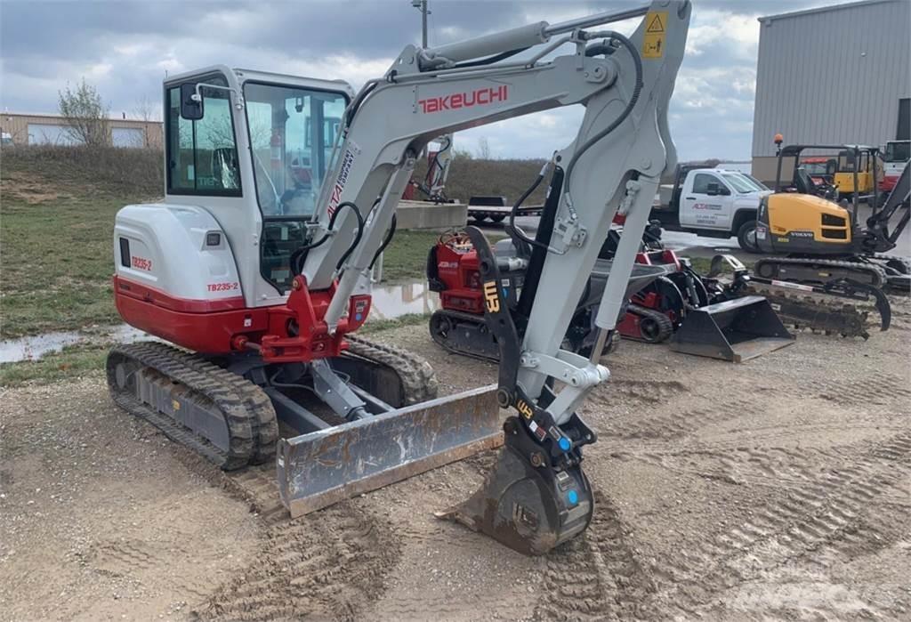 Takeuchi TB235-2 حفارات صغيرة أقل من 7 طن (حفارات صغيرة)