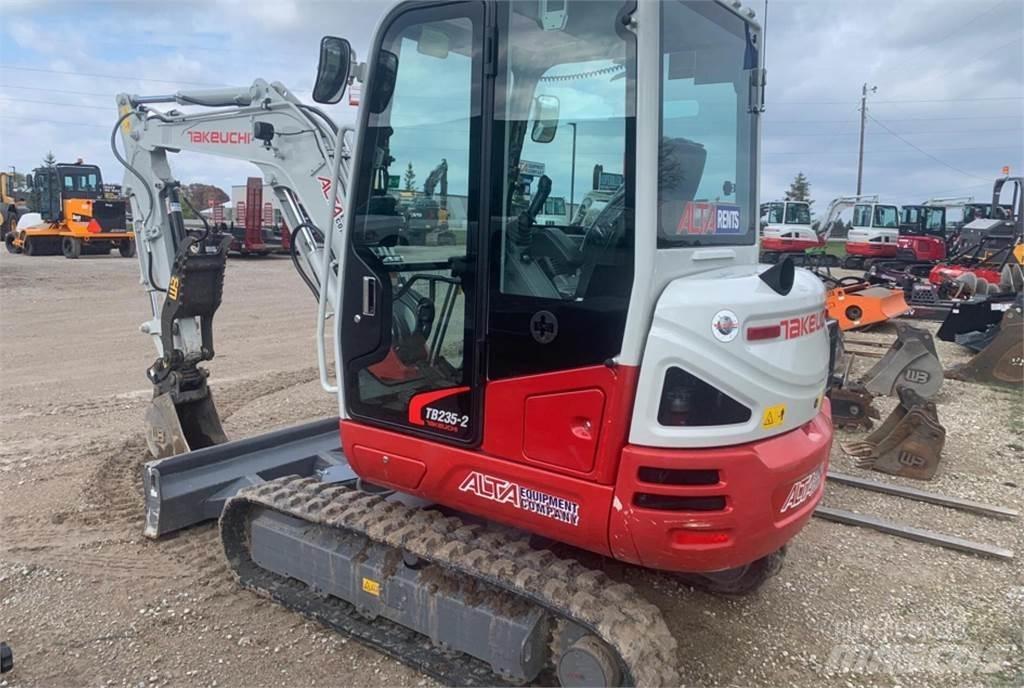 Takeuchi TB235-2 حفارات صغيرة أقل من 7 طن (حفارات صغيرة)