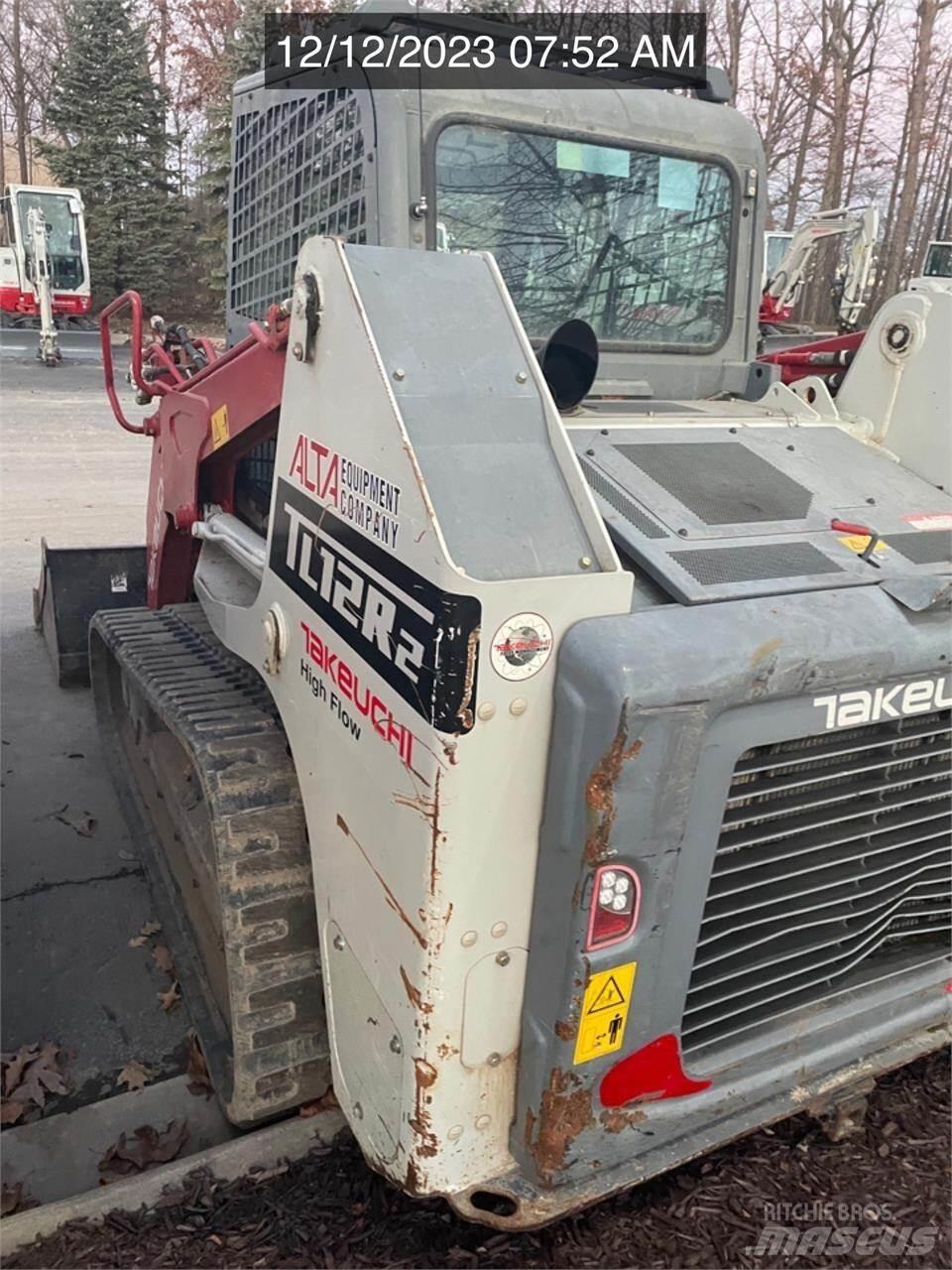 Takeuchi TL12R2 لوادر انزلاقية التوجيه